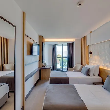 Signature Blue Otel 5*