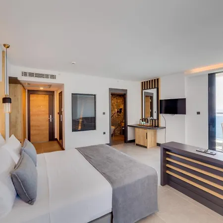 Signature Blue 5* Kusadası