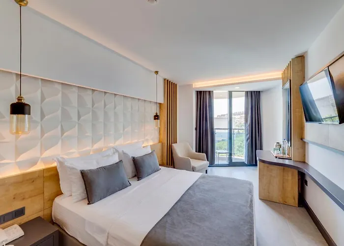 Signature Blue Hotel 5*